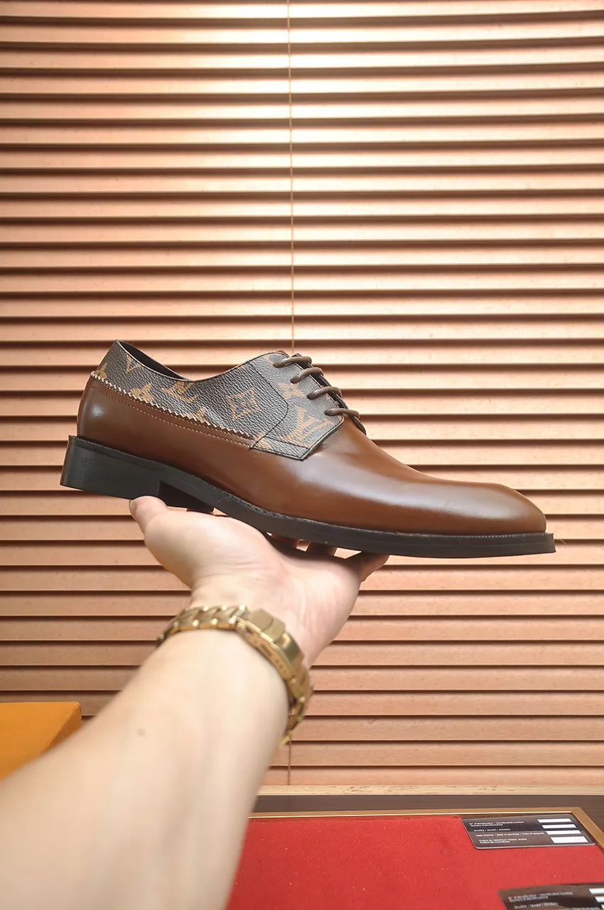 Men's men's shoes 💰500💶 [LV] (original single cowhide lining) 🍀LV's latest genuine leather business suit shoes are launched simultaneously on the official website. The first-layer cowhide imported from Italy is made of heavy gold, 💥official website 1:1 rubber outsole. Versatile to wear, high-end without losing class, and the color combination is extraordinary. This four-season style is alluring when worn on your feet, showing off your big-name flair. Standard code 38-45 (45 customized)